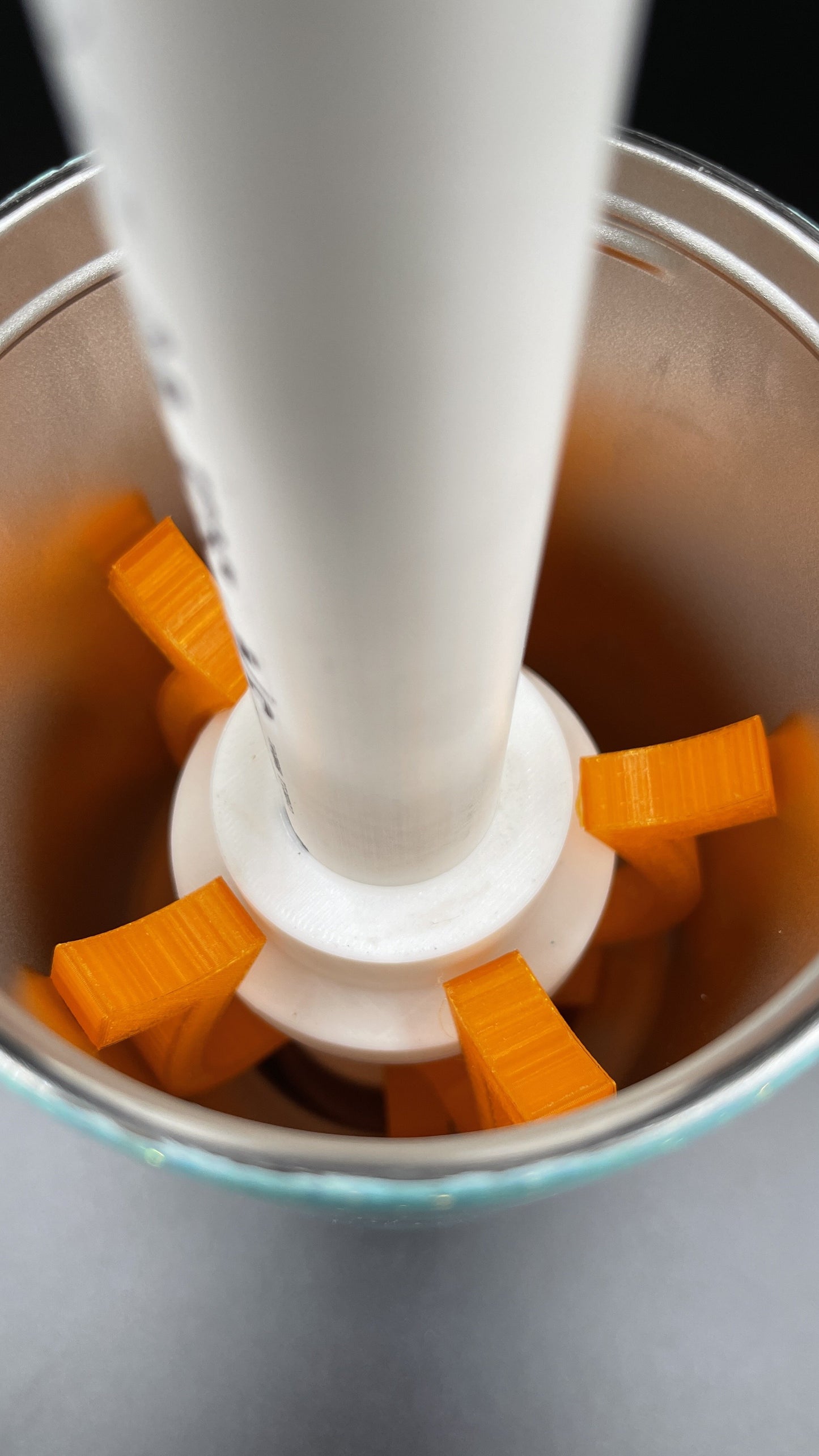 TUMBLER CLAW LARGE (3/4" PVC)