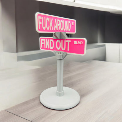 Funny 'F Around & Find Out' Warning Sign – Desk Decoration For Office, Garage, Room